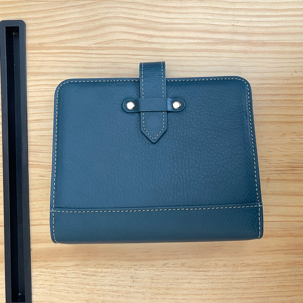FRANKLIN COVEY Compact Strap Binder